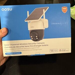 Aosu Solar-Powered Wireless Security Camera
